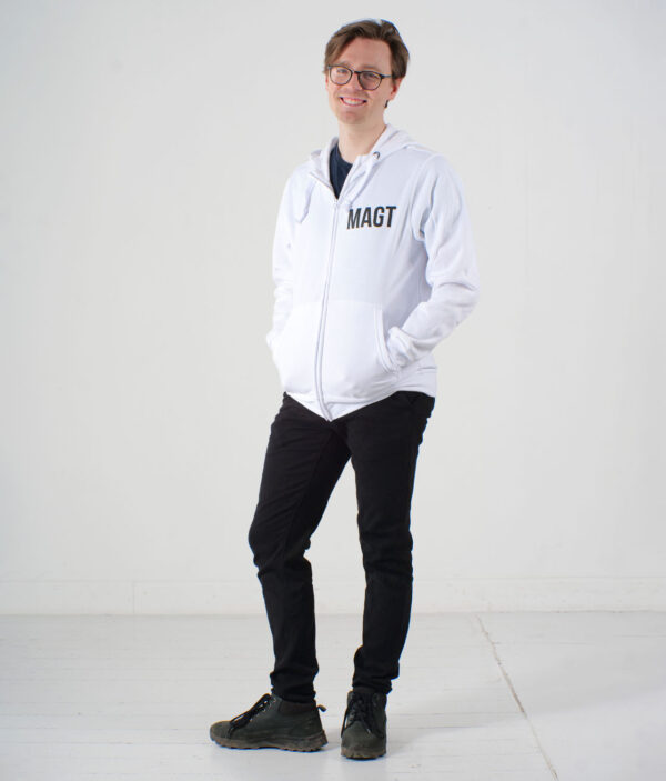 magt logo hoodie zip white model 1